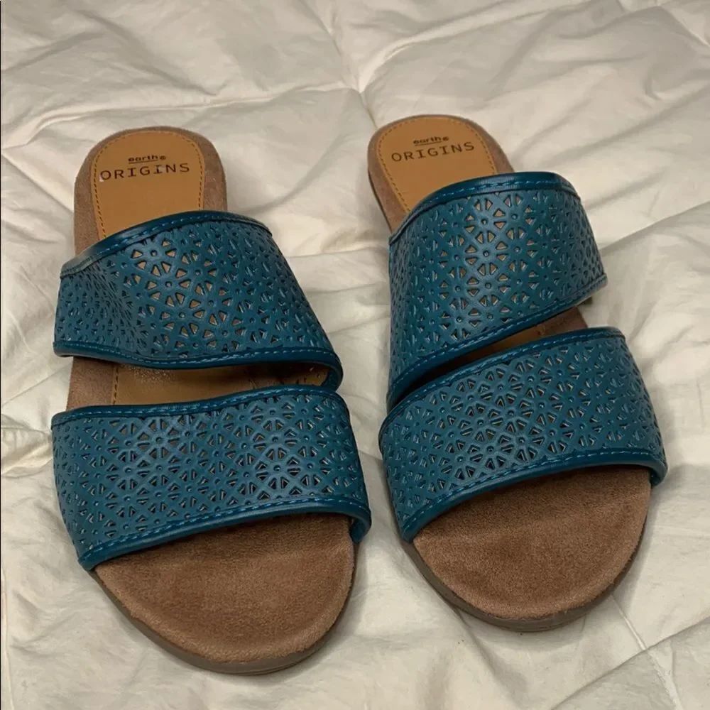 Earth Origins Blue Women's Sandals size 8.5, new condition